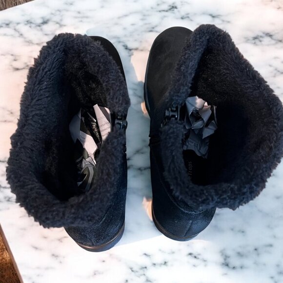 BareTraps Fairlee Black Ankle Zip Suede Leather Boots Size 7.5M Faux Fur Lined - Picture 13 of 13